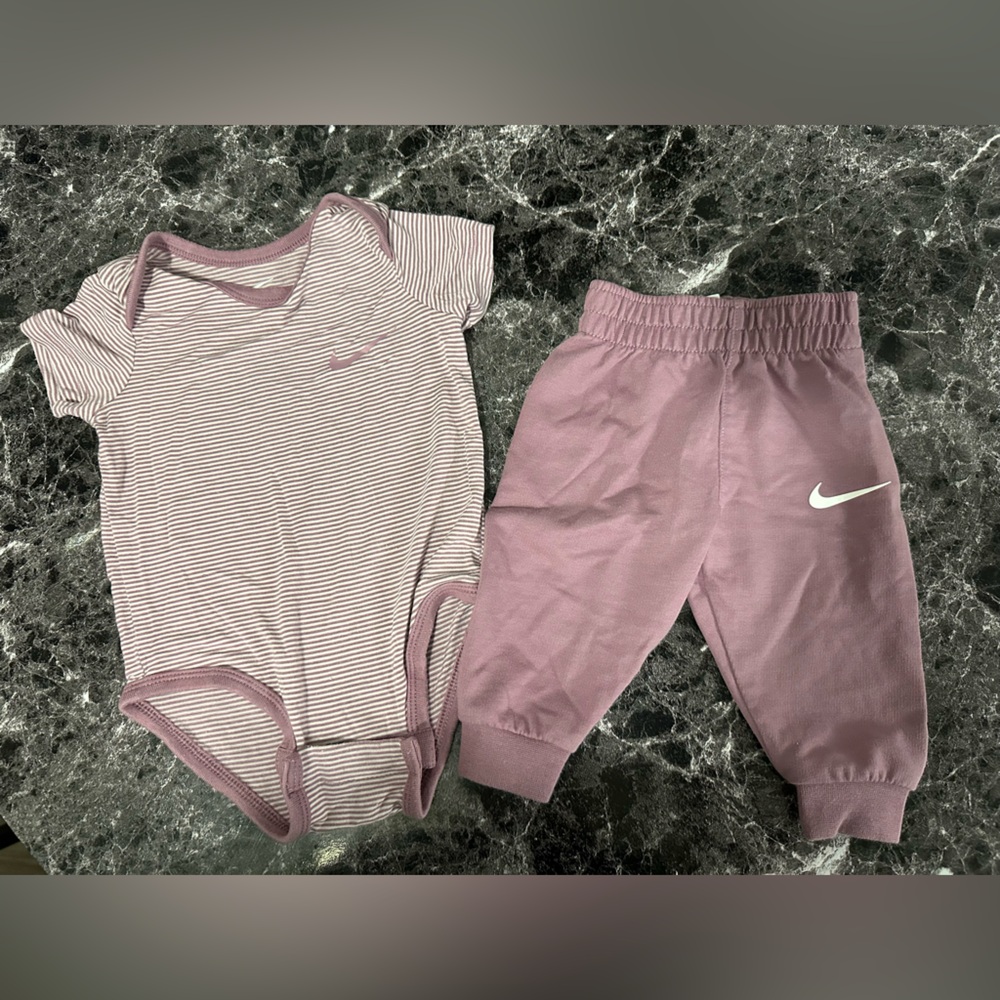 Nike Light Purple Striped Baby Set 3M